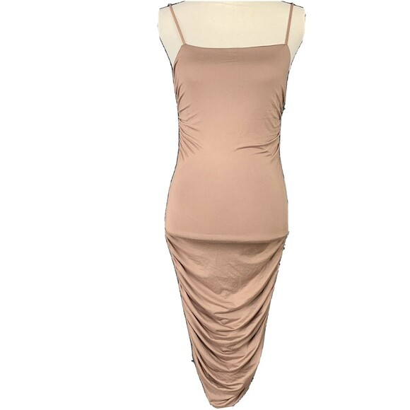 Fashion Nova Stretch Body Con Dress Women S Tan Ruching Open Cut Out Back  NWT - Picture 1 of 10